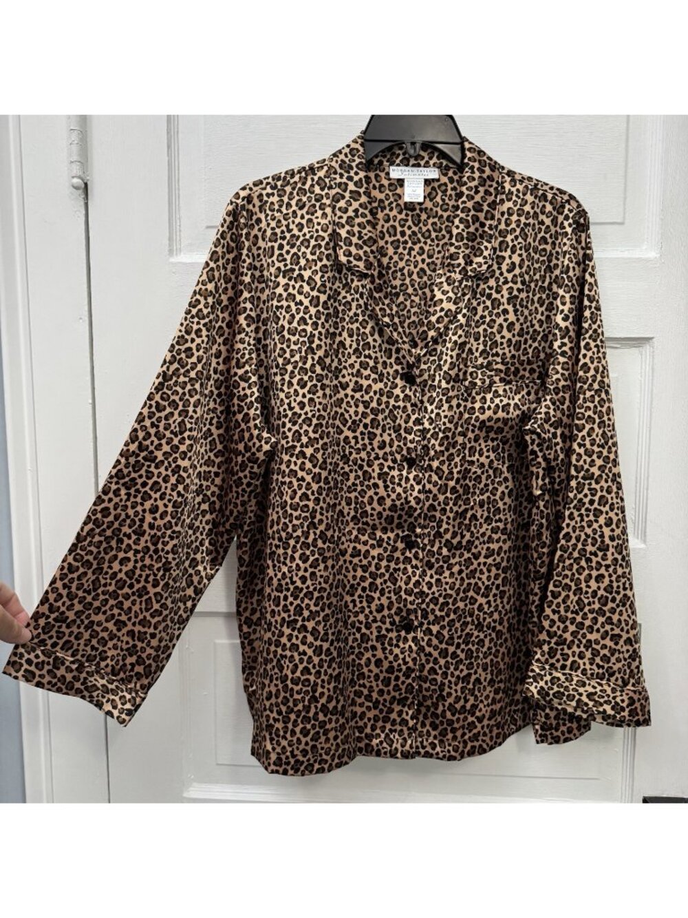 Morgan Taylor Intimates Women’s XL Leopard Satin Pajama Top Button Front